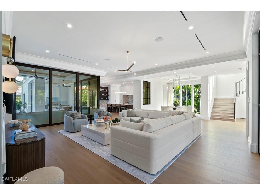 285 Central Avenue Naples FL 34102 225073939 image5