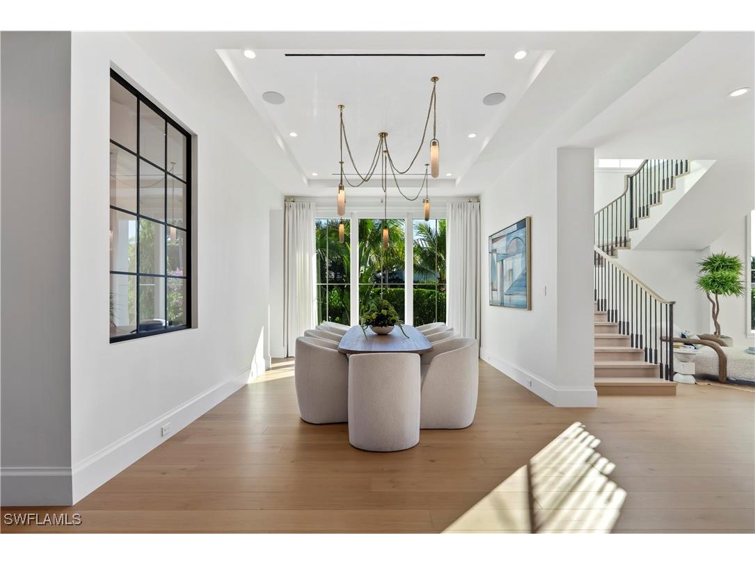 285 Central Avenue Naples FL 34102 225073939 image7