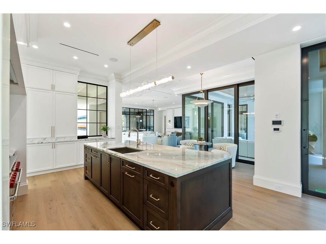 285 Central Avenue Naples FL 34102 225073939 image8