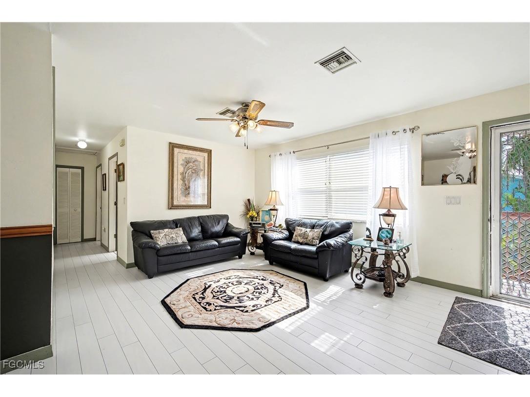 285 Dundee Road Fort Myers Beach FL 33931 2025026211 image10