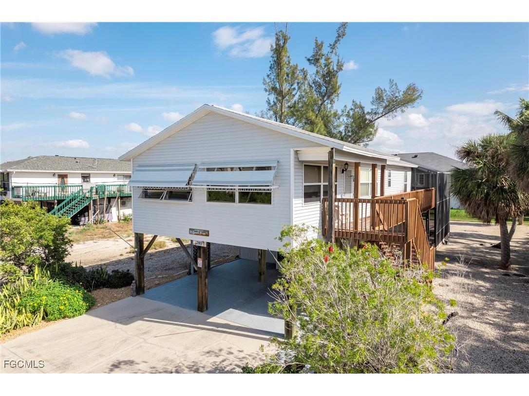 285 Dundee Road Fort Myers Beach FL 33931 2025026211 image2