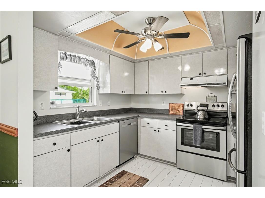 285 Dundee Road Fort Myers Beach FL 33931 2025026211 image5