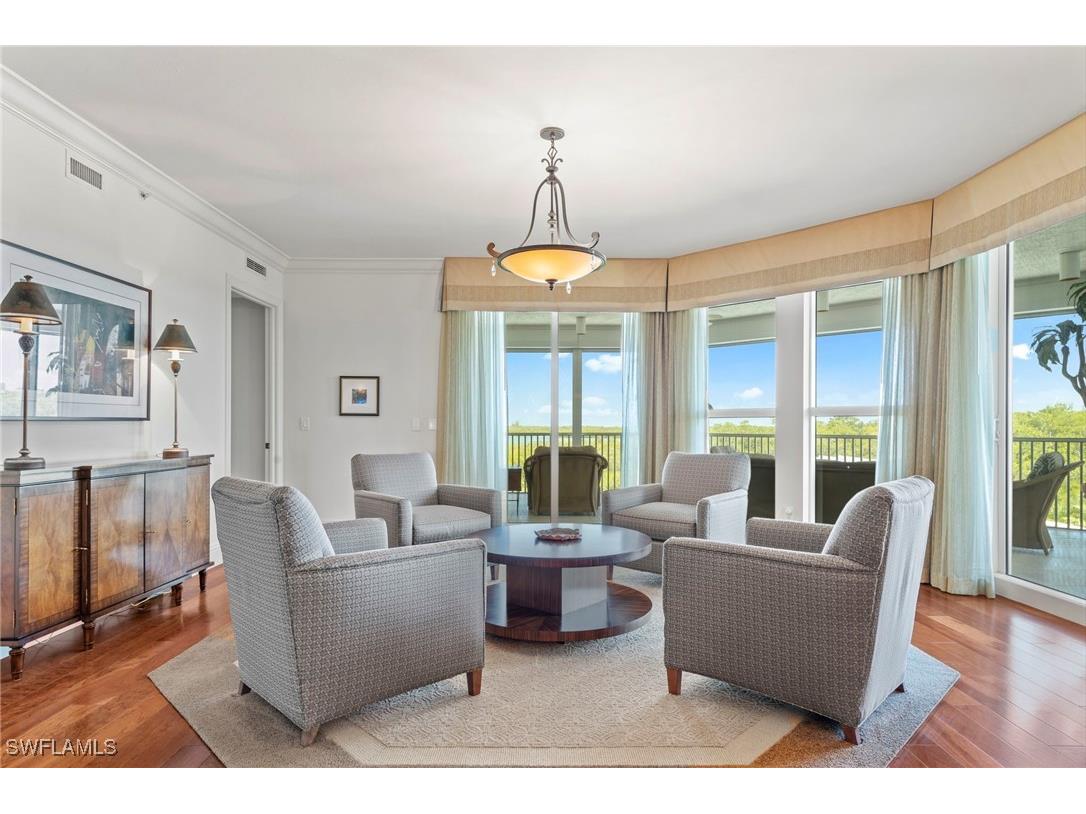 285 Grande Way #404 Naples FL 34110 225073619 image5