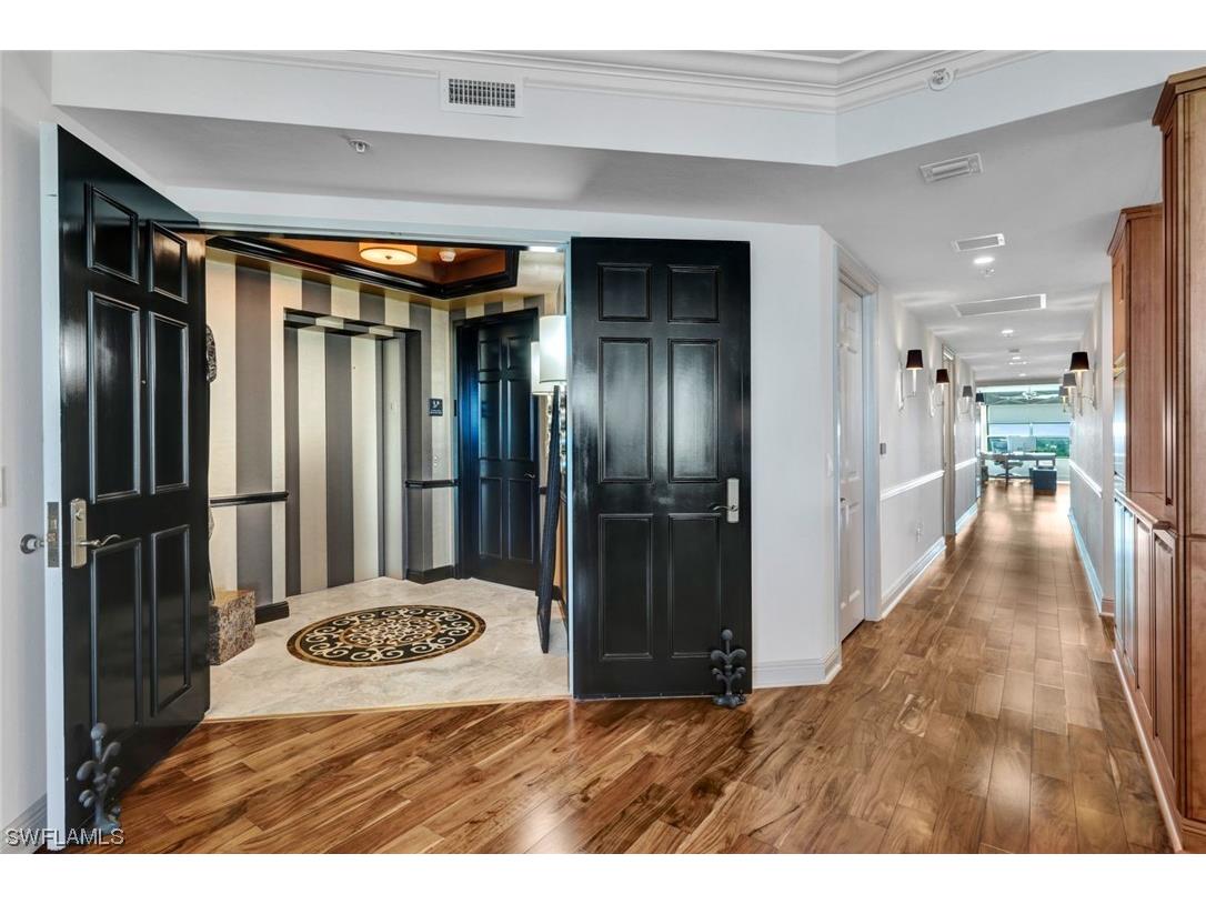 285 Grande Way #903 Naples FL 34110 224016945 image1