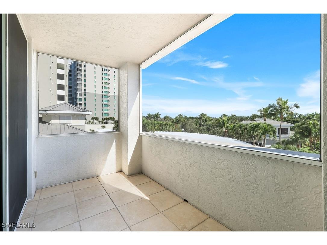 285 Grande Way #401 Naples FL 34110 225078383 image33