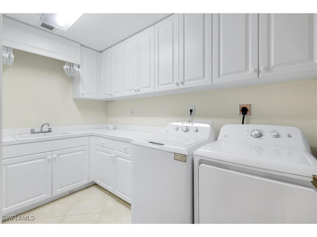 285 Grande Way #401 Naples FL 34110 225078383 image36