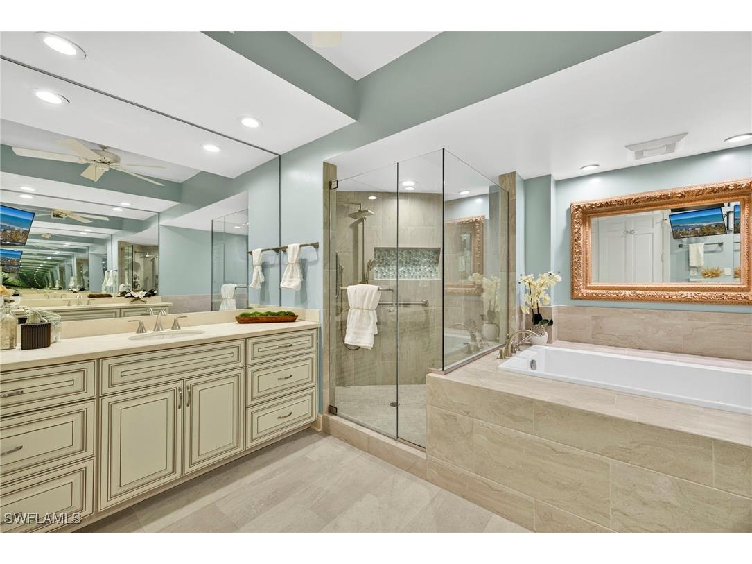 285 Grande Way #804 Naples FL 34110 225073709 image30