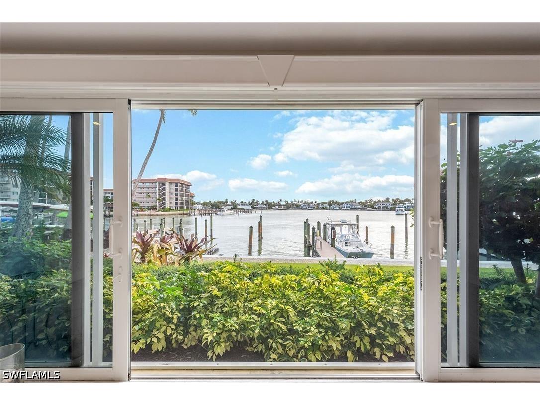 2850 Gulf Shore Boulevard N #102 Naples FL 34103 226013993 image1