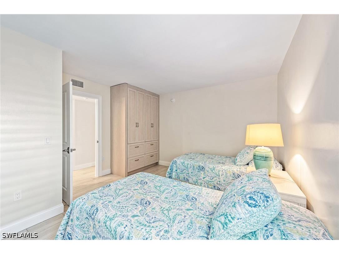 2850 Gulf Shore Boulevard N #102 Naples FL 34103 226013993 image17