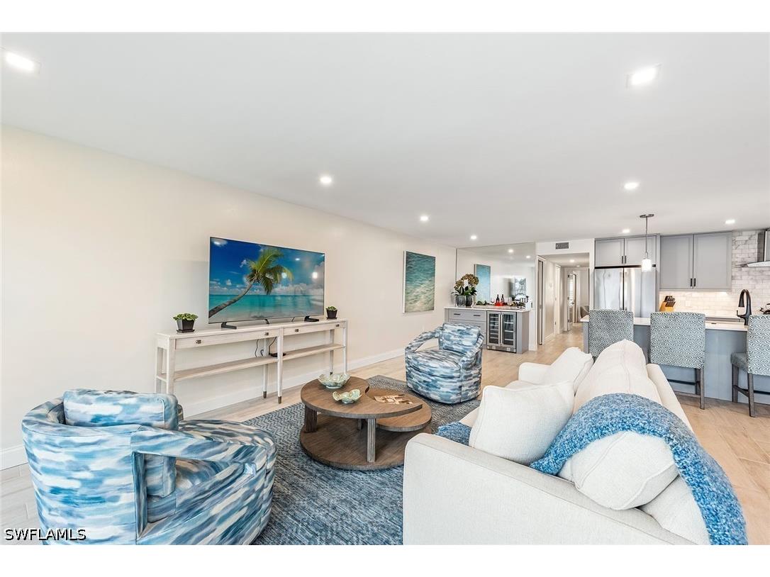 2850 Gulf Shore Boulevard N #102 Naples FL 34103 226013993 image5