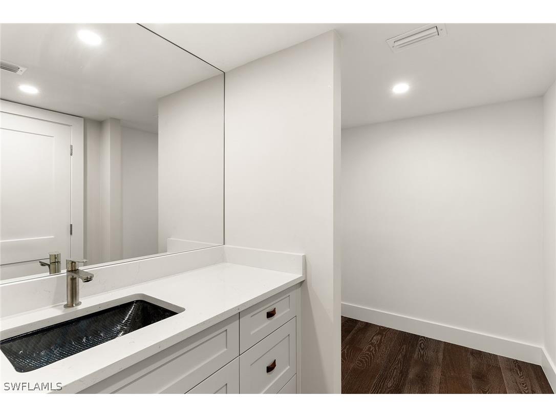 2850 Gulf Shore Boulevard N #106 Naples FL 34103 226011922 image20