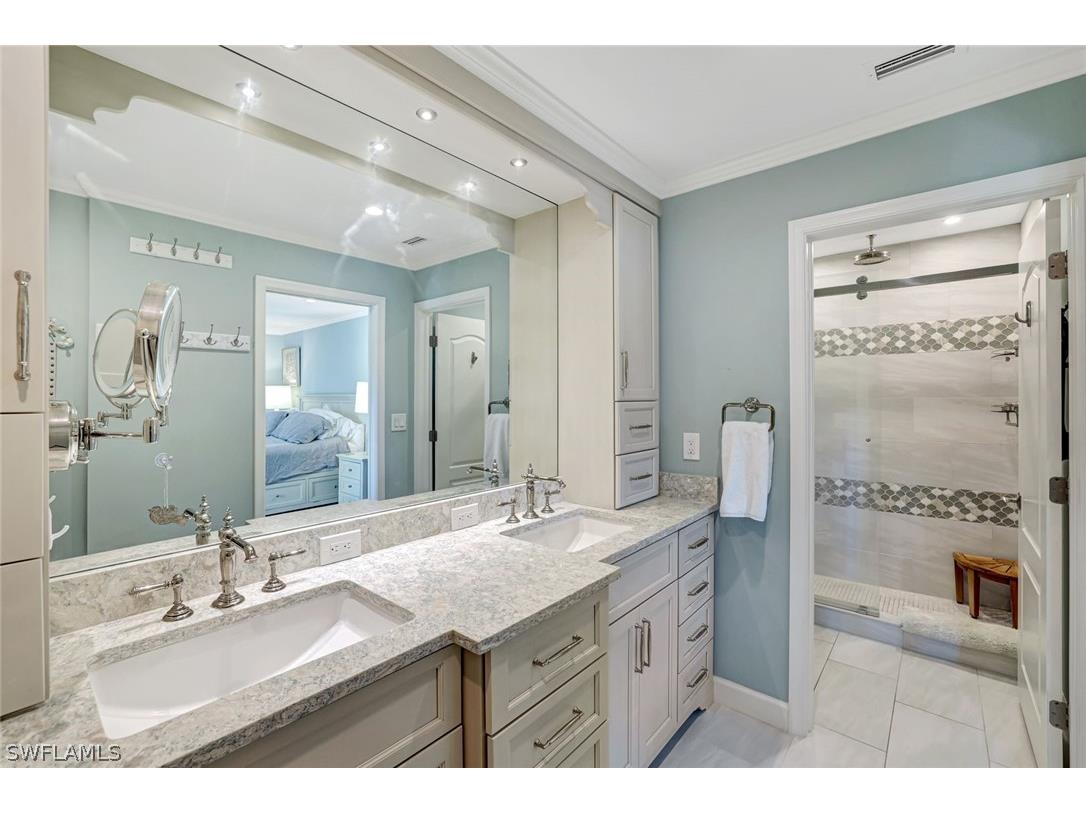 2850 Gulf Shore Boulevard N #201 Naples FL 34103 226006800 image14