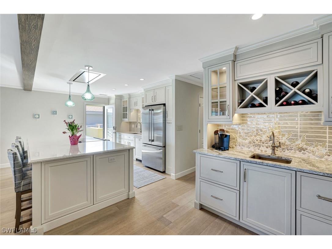 2850 Gulf Shore Boulevard N #201 Naples FL 34103 226006800 image8