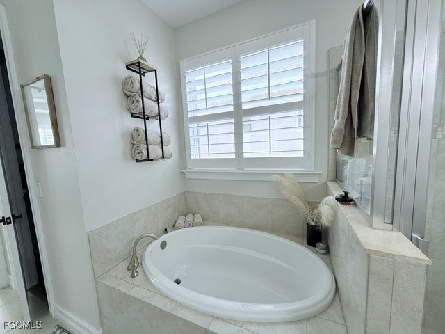 2852 Royal Gardens Avenue Fort Myers FL 33916 2025023066 image11