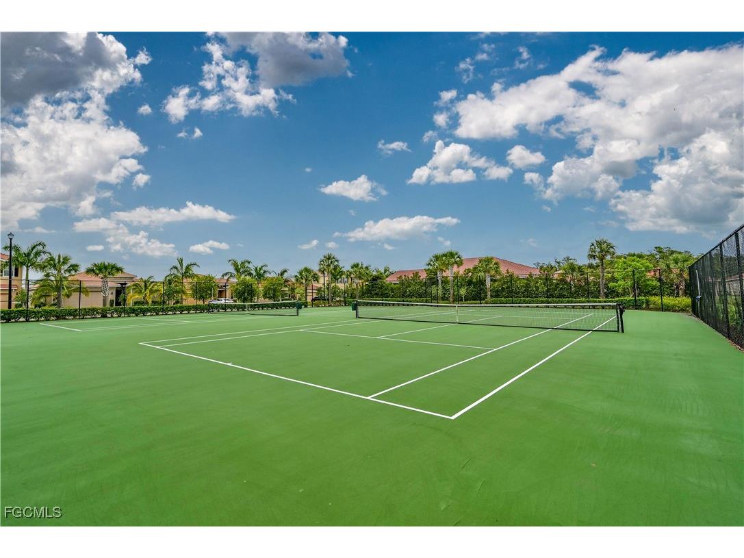 2852 Royal Gardens Avenue Fort Myers FL 33916 2025023066 image24