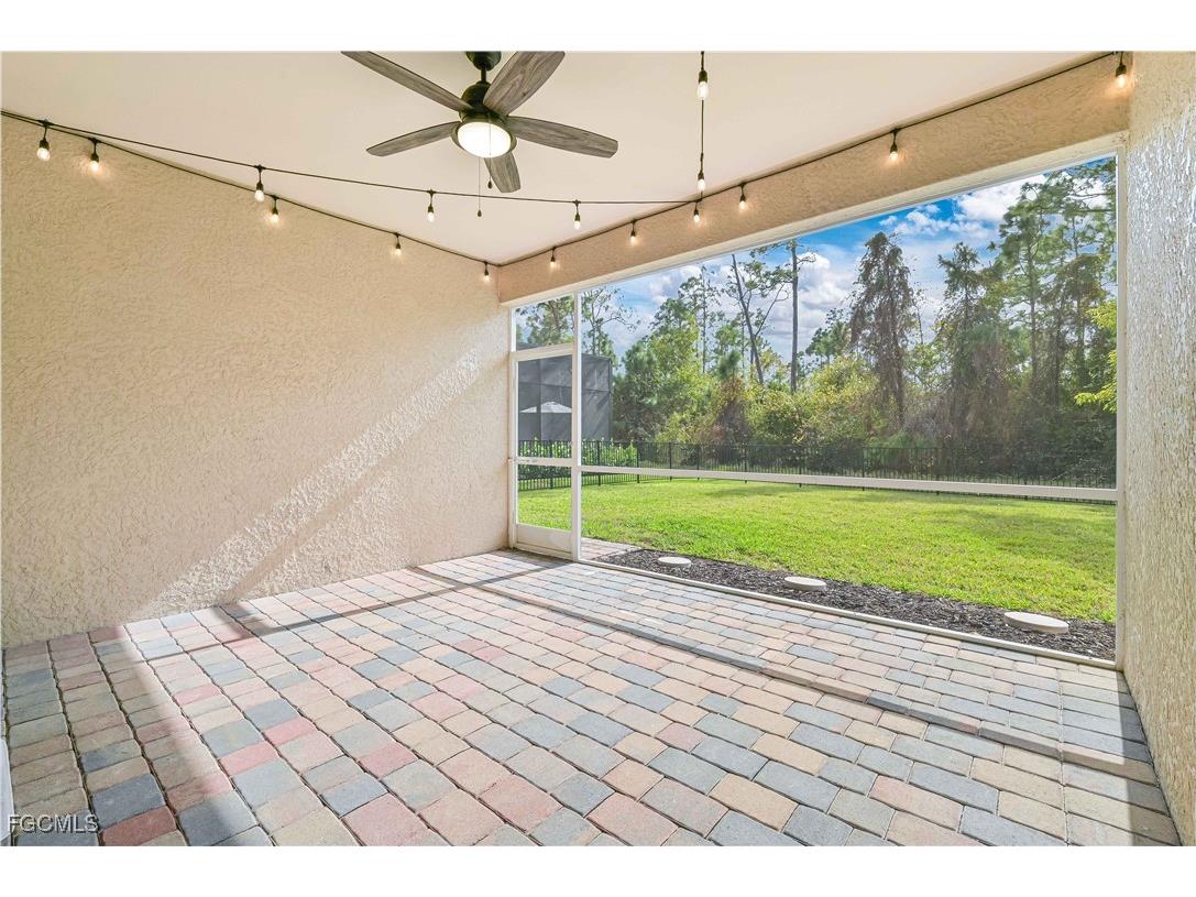 2852 Royal Gardens Avenue Fort Myers FL 33916 2025023066 image32