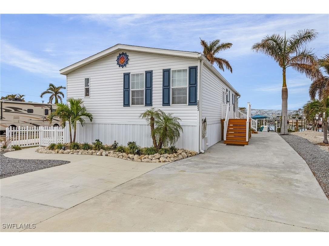 2853 York Road Saint James City FL 33956 224085728 image1