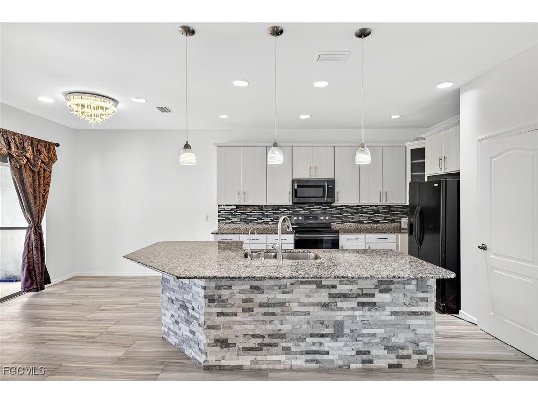 2858 Via Campania Street Fort Myers FL 33905 225052906 image12