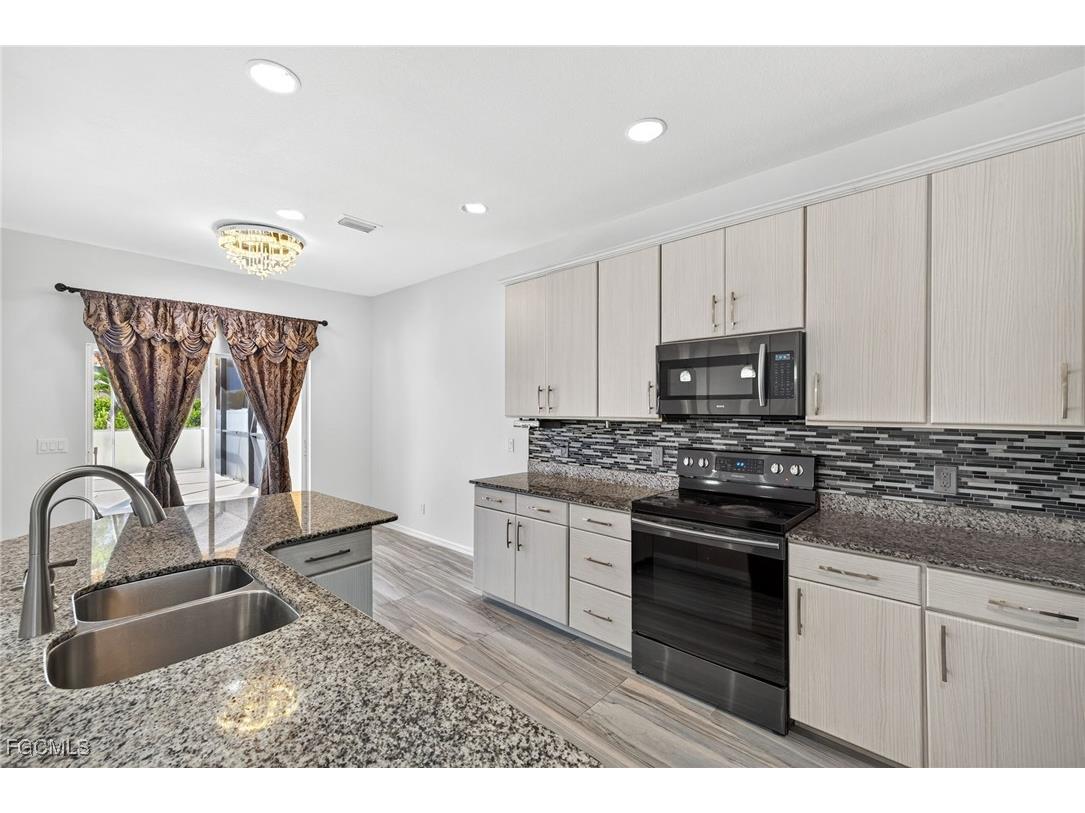 2858 Via Campania Street Fort Myers FL 33905 225052906 image13