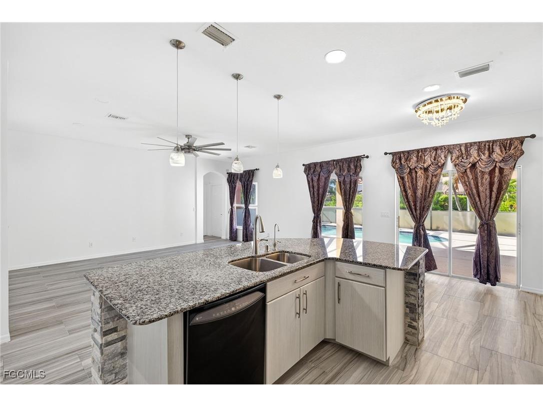 2858 Via Campania Street Fort Myers FL 33905 225052906 image14