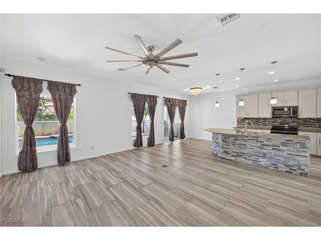 2858 Via Campania Street Fort Myers FL 33905 225052906 image8