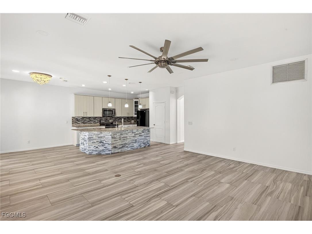 2858 Via Campania Street Fort Myers FL 33905 225052906 image9