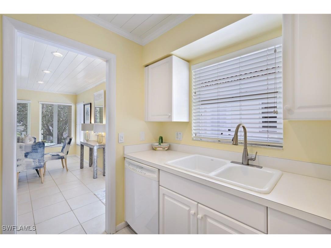 286 4th Street S #203 Naples FL 34102 225029863 image11