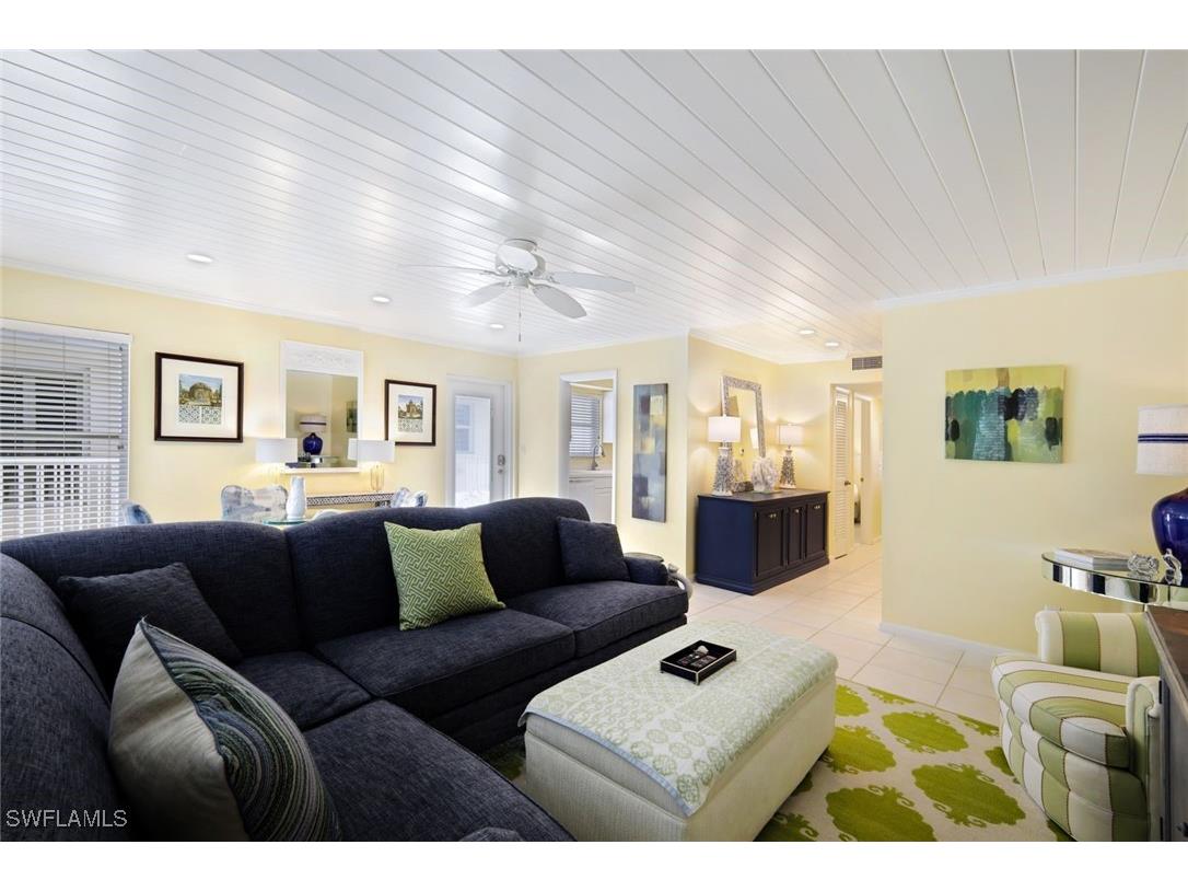 286 4th Street S #203 Naples FL 34102 225029863 image2