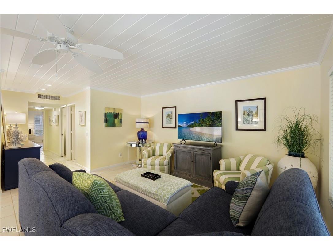 286 4th Street S #203 Naples FL 34102 225029863 image3