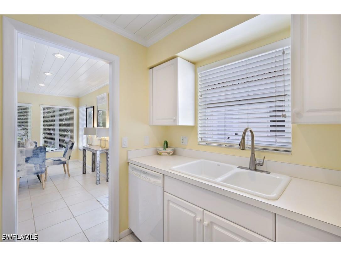 286 4th Street S #203 Naples FL 34102 226014845 image11