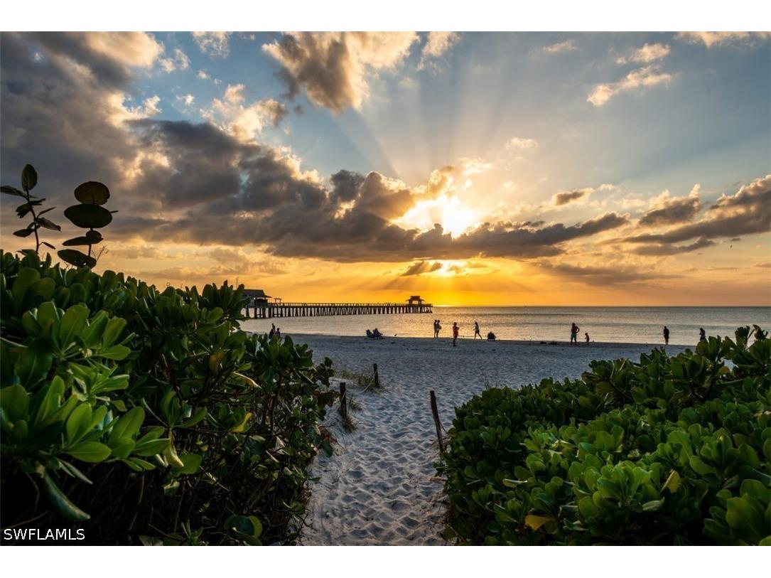 286 4th Street S #203 Naples FL 34102 226014845 image25