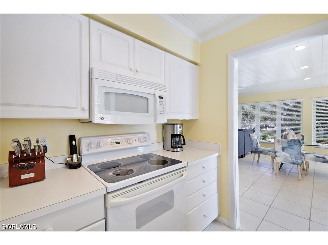 286 4th Street S #203 Naples FL 34102 226014845 image8