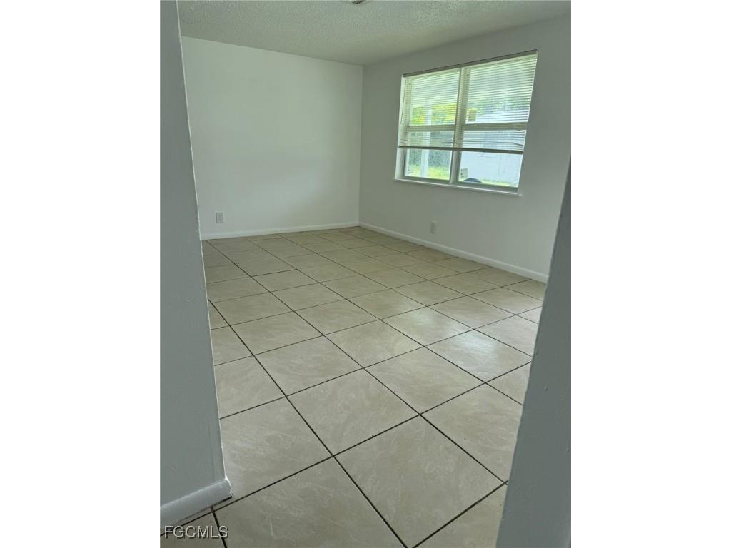 286 Lowell Avenue #292 North Fort Myers FL 33917 2025005319 image1