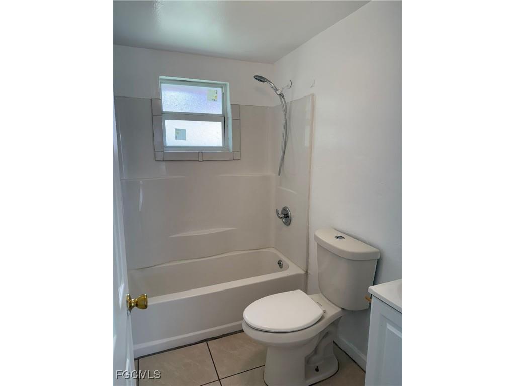 286 Lowell Avenue #292 North Fort Myers FL 33917 2025005319 image2