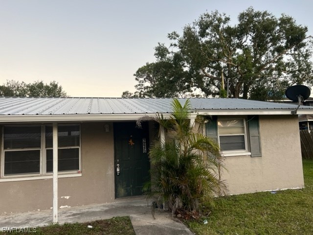 286 Lowell Avenue North Fort Myers FL 33917 223061674 image1
