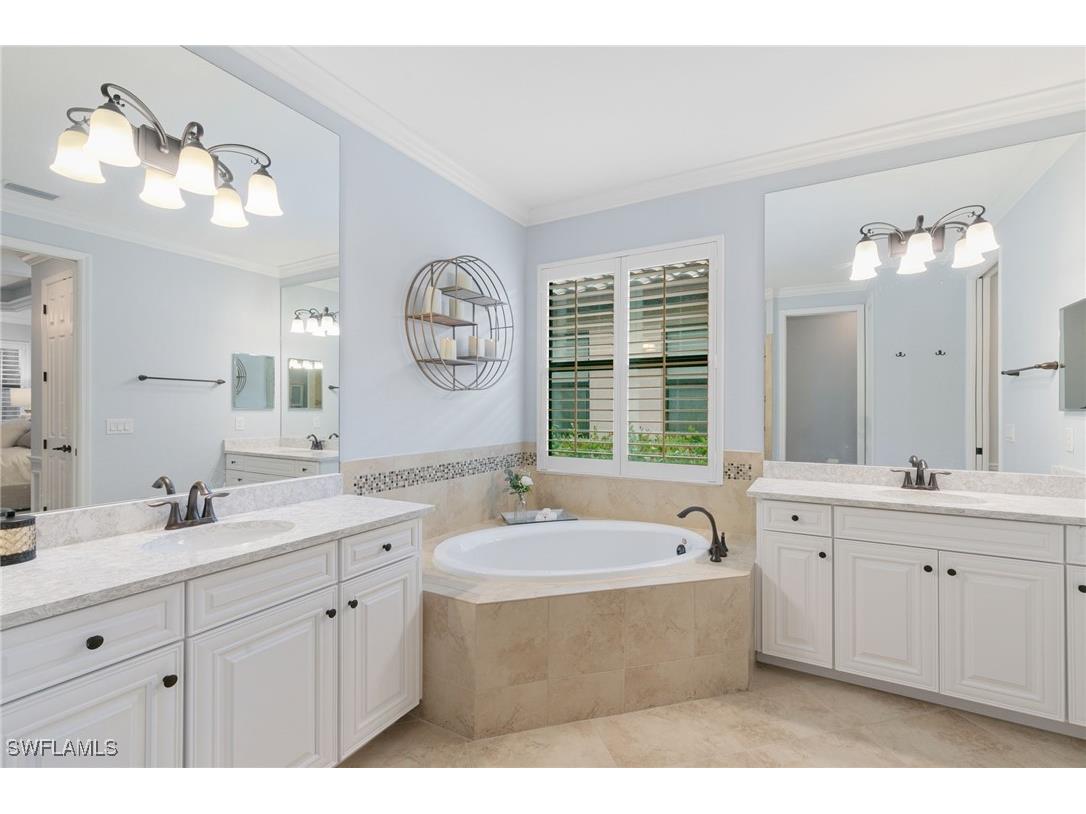 2862 Aviamar Circle Naples FL 34114 225070523 image21