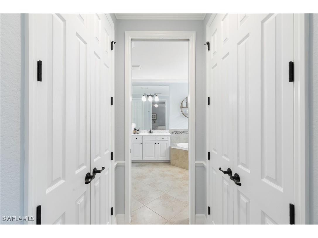 2862 Aviamar Circle Naples FL 34114 225070523 image24