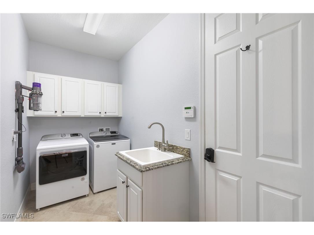 2862 Aviamar Circle Naples FL 34114 225070523 image29