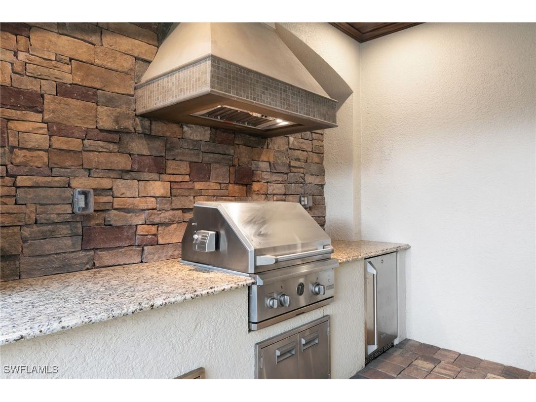 2862 Aviamar Circle Naples FL 34114 225070523 image32