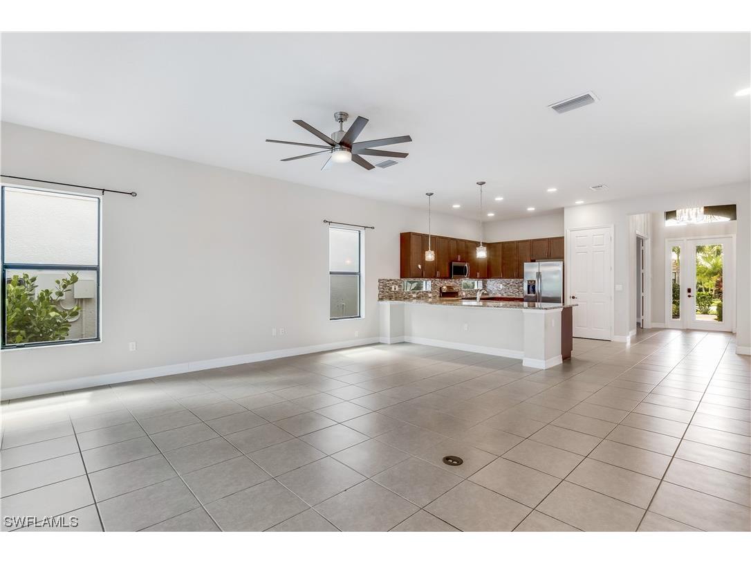 2862 Cinnamon Bay Circle Naples FL 34119 223061804 image1