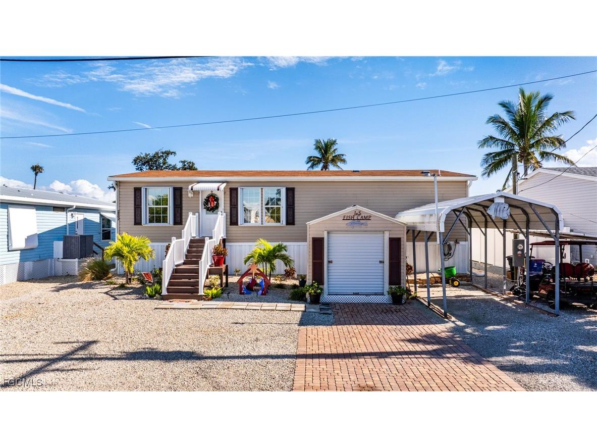 2862 York Road Saint James City FL 33956 2025025631 image1