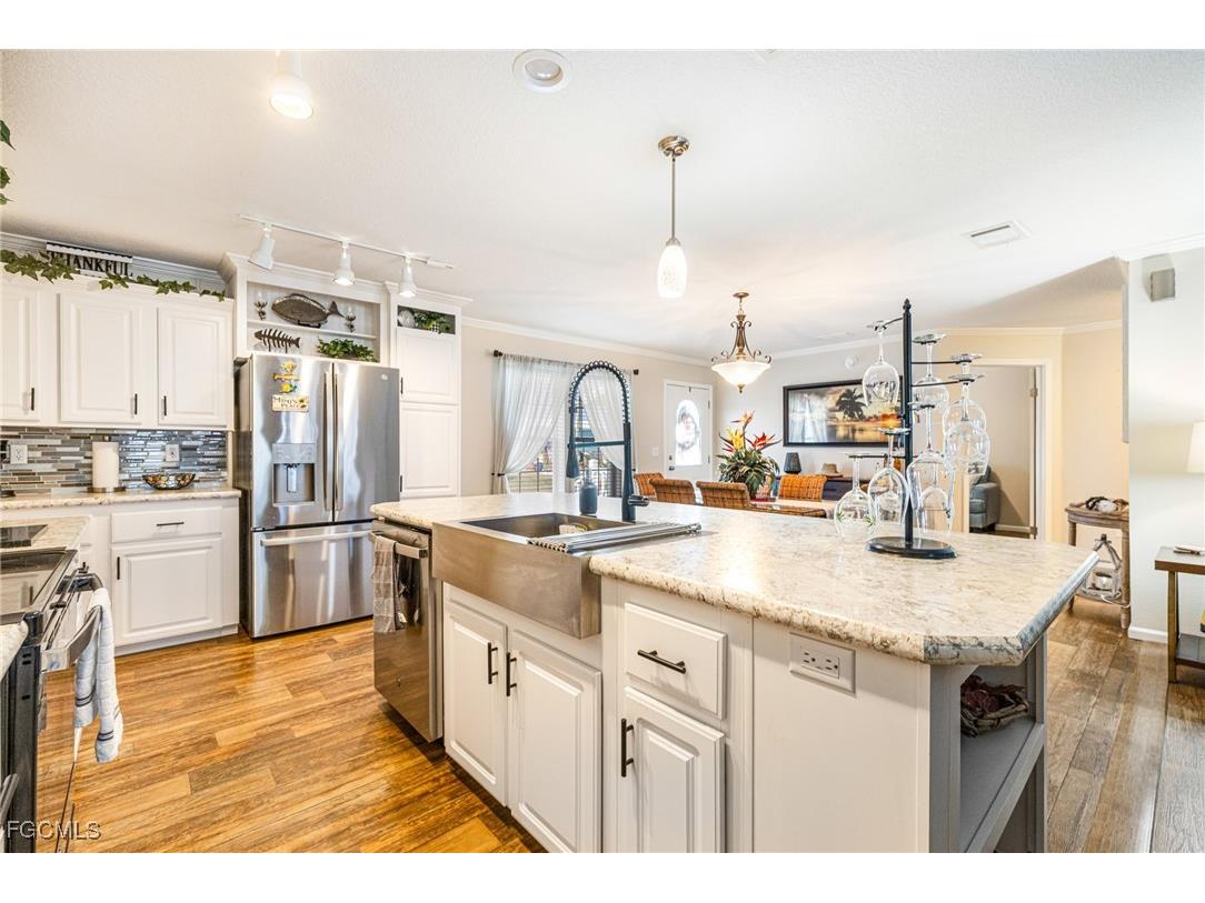 2862 York Road Saint James City FL 33956 2025025631 image14