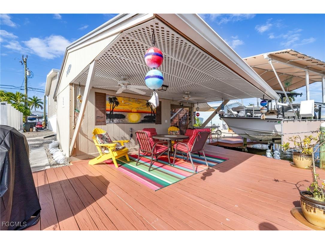 2862 York Road Saint James City FL 33956 2025025631 image4