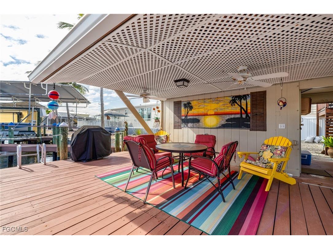 2862 York Road Saint James City FL 33956 2025025631 image5