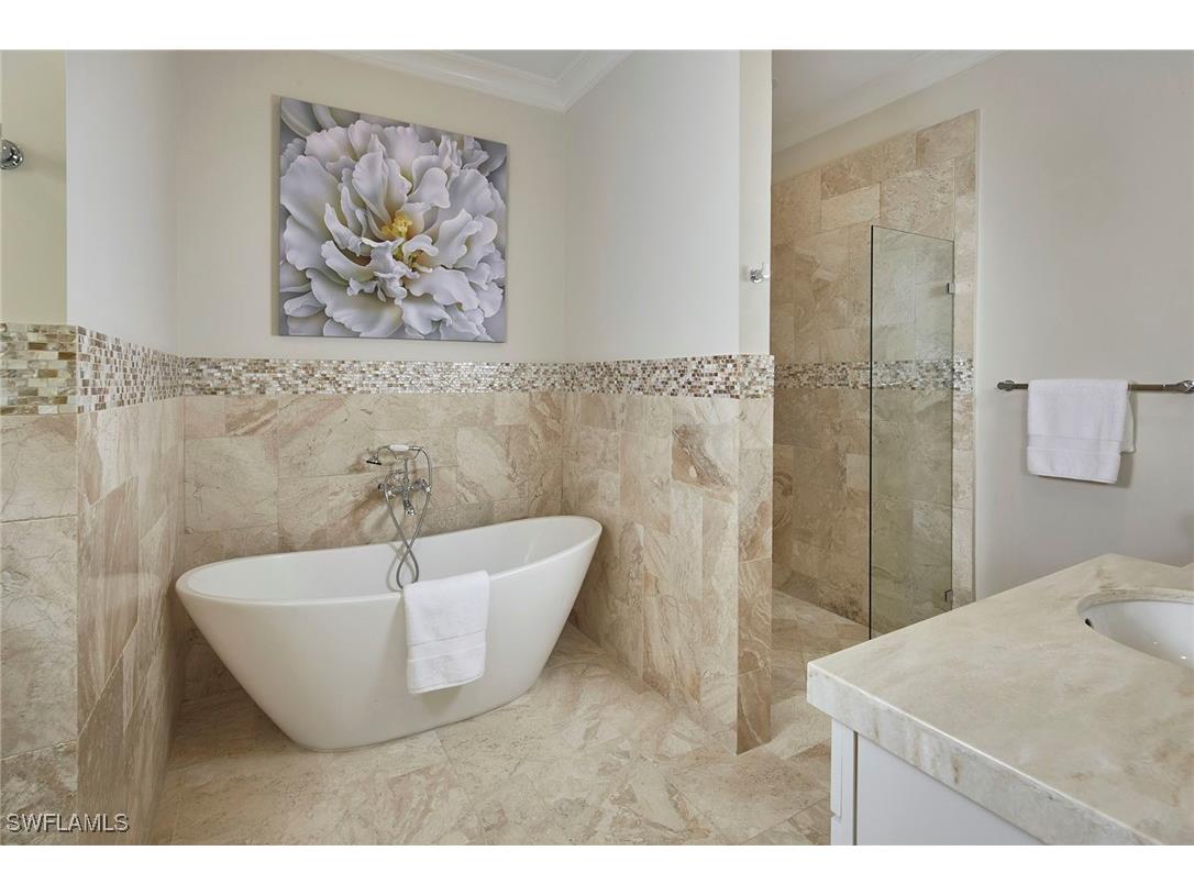 2863 Coco Lakes Drive Naples FL 34105 225073572 image20