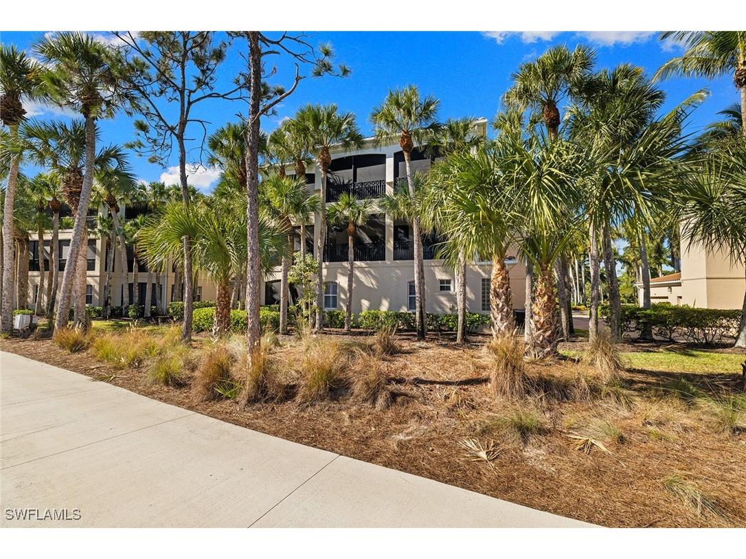 2864 Tiburon Boulevard E #102 Naples FL 34109 226001997 image1