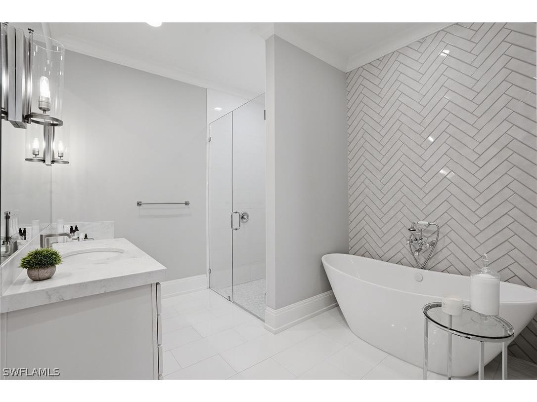 2867 Coco Lakes Drive Naples FL 34105 226005916 image12