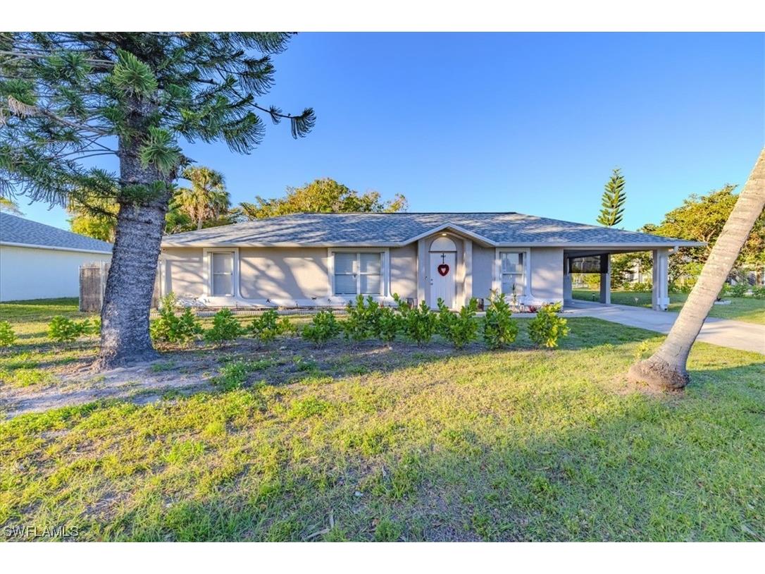 2873 Blount Street Fort Myers FL 33916 224012094 image1