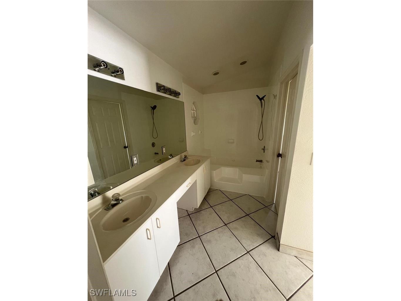 2875 18th Avenue SE Naples FL 34117 225080475 image22