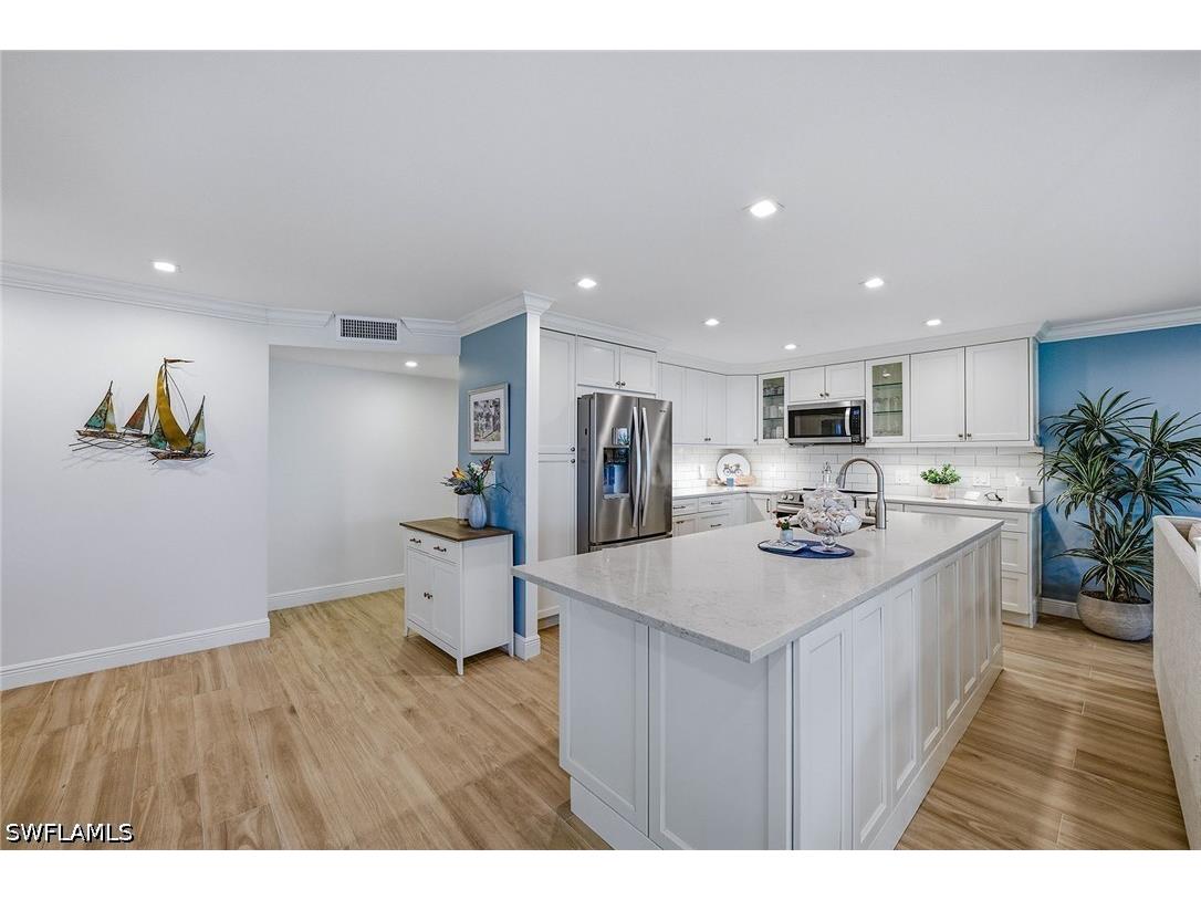 2875 Gulf Shore Boulevard N #106 Naples FL 34103 226021025 image9